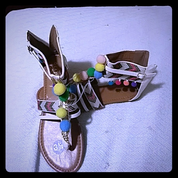 Shoes - Flat sandals